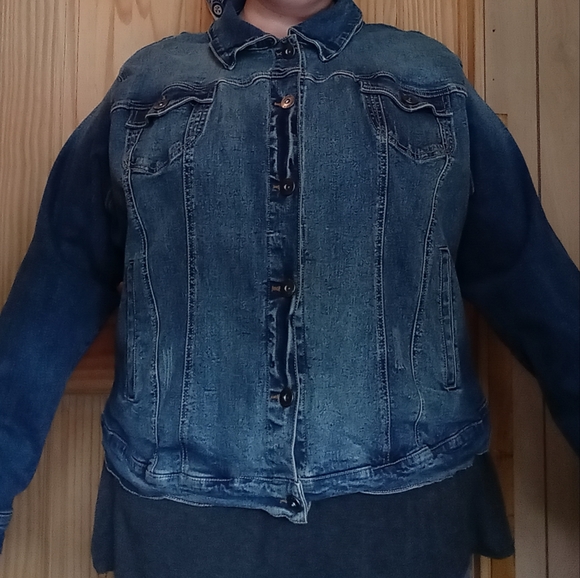 Torrid Denim Jacket- Medium Wash - Picture 16 of 16